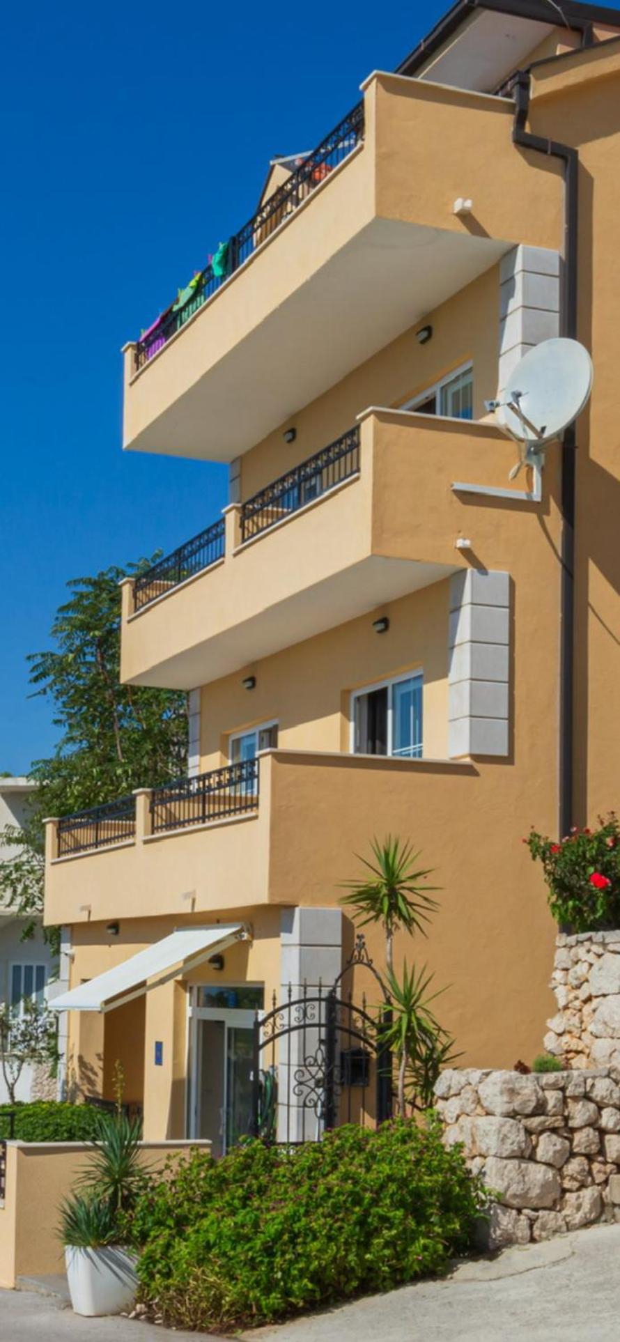 Apartments Gudelj Подгора Экстерьер фото