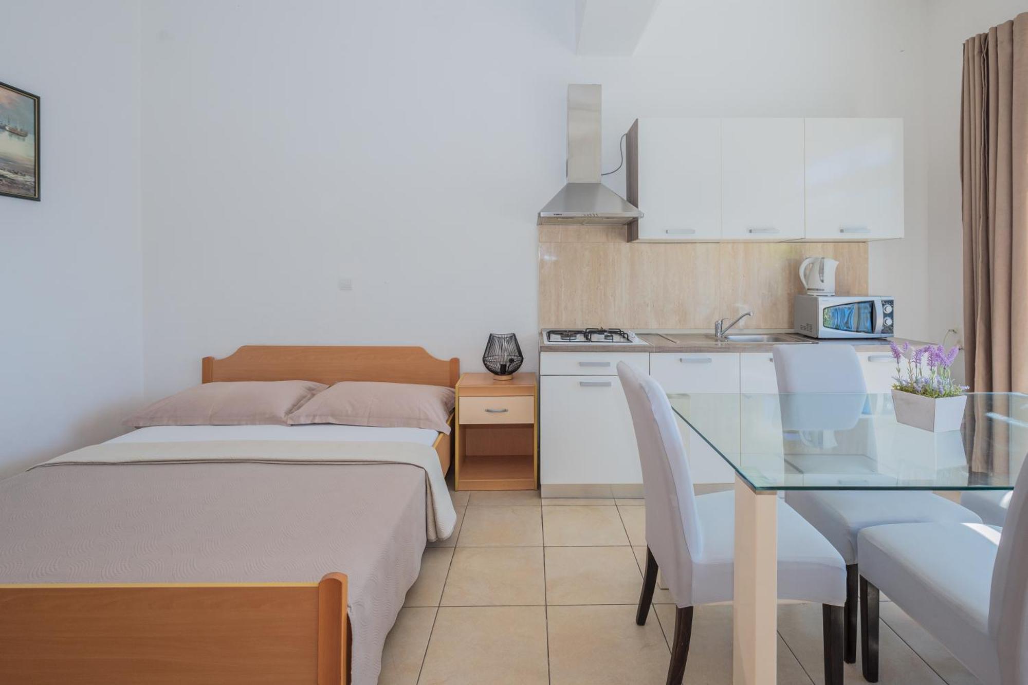 Apartments Gudelj Подгора Экстерьер фото